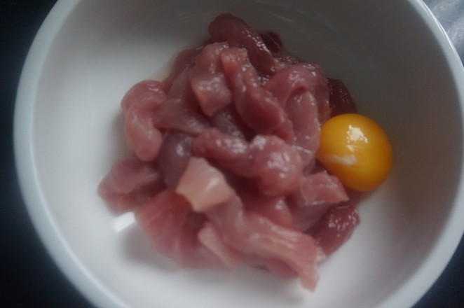 肉質酥嫩的秘訣在此,快手家常菜——酥嫩小炒肉的做法-咸鮮味炒菜譜-易網健康養生網 肉質酥嫩的秘訣在此,快手家常菜——酥嫩小炒肉的做法-咸鮮味炒菜譜