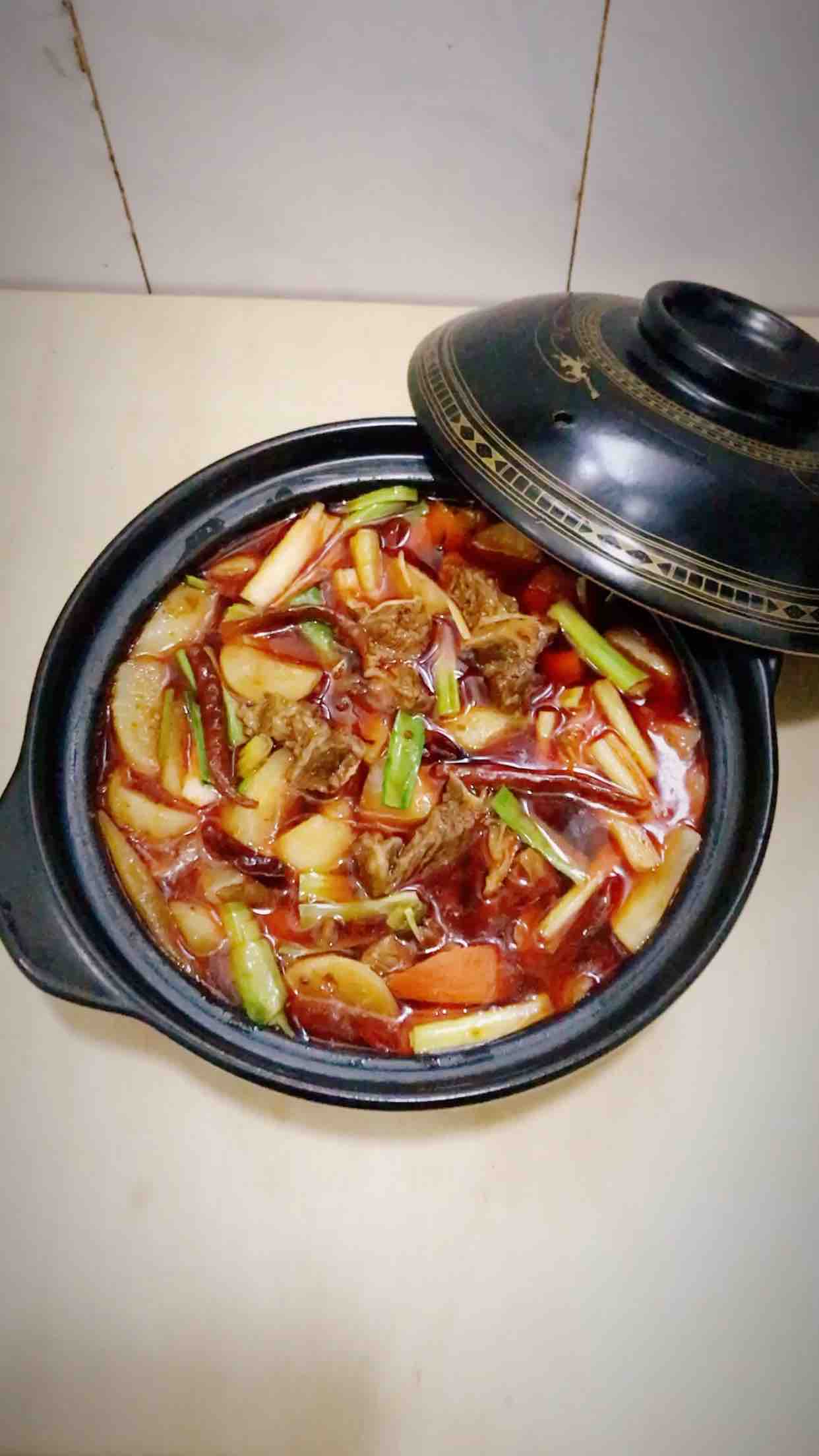砂鍋燉牛腩的做法-香辣味燉菜譜