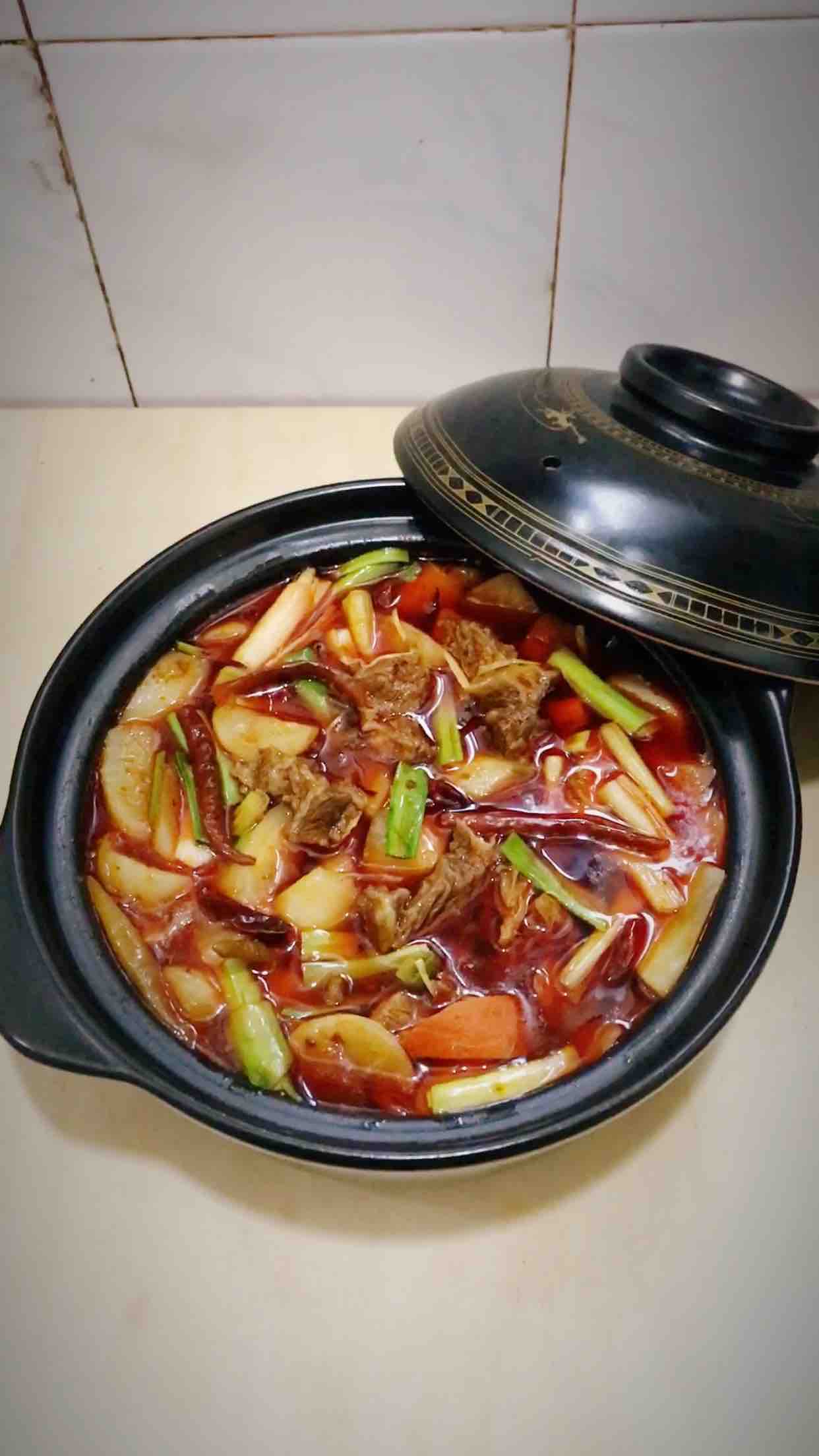 砂鍋燉牛腩的做法-香辣味燉菜譜