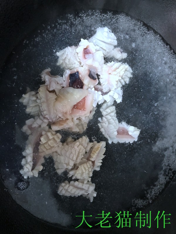 韭菜炒魷魚花的做法-咸鮮味炒菜譜-易網(wǎng)健康養(yǎng)生網(wǎng) 韭菜炒魷魚花的做法-咸鮮味炒菜譜