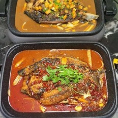 萬(wàn)州烤魚三大步：“先腌后烤再燉”！的做法-香辣味烤菜譜