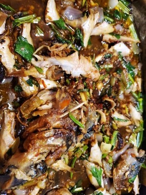 萬(wàn)州烤魚三大步：“先腌后烤再燉”！的做法-香辣味烤菜譜