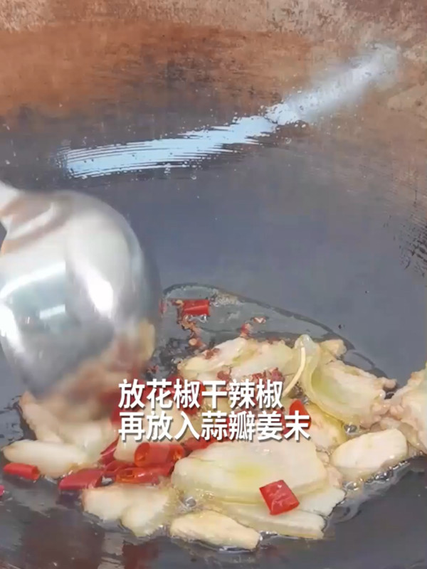 干鍋花菜簡單做法,1分鐘教學搞定,不焯的做法-香辣味炒菜譜-易網健康養(yǎng)生網 干鍋花菜簡單做法,1分鐘教學搞定,不焯的做法-香辣味炒菜譜