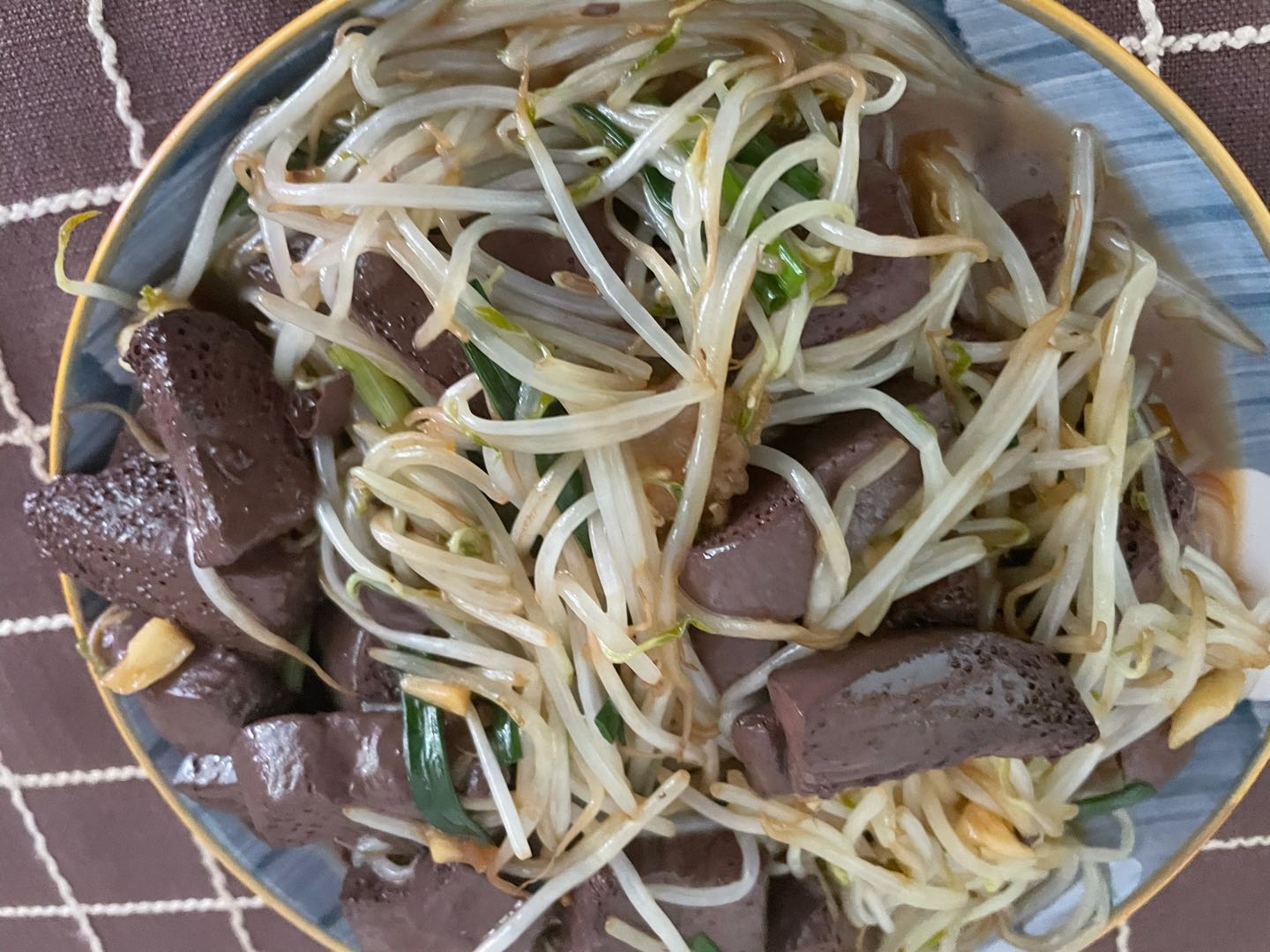 炒豬血的做法-咸鮮味炒菜譜-易網(wǎng)健康養(yǎng)生網(wǎng) 炒豬血的做法-咸鮮味炒菜譜