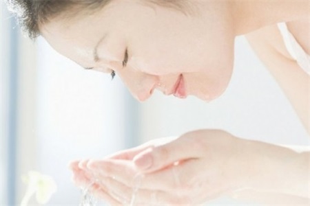 12種美容護(hù)膚小竅門，讓你走出護(hù)膚誤區(qū)，肌膚越來越好
