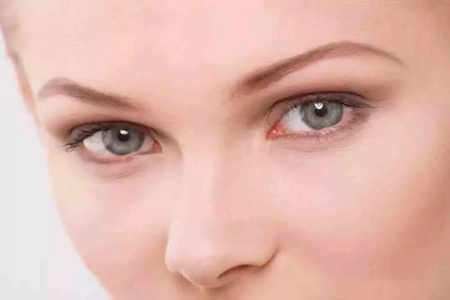 水腫、黑眼圈只是因?yàn)闆](méi)睡好？女性眼部問(wèn)題潛藏的病癥