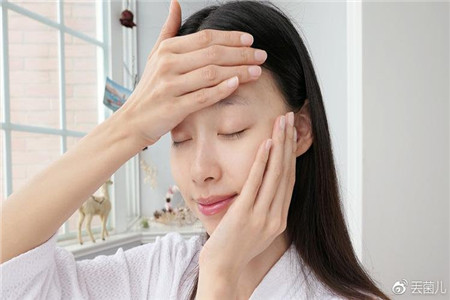 肌膚老是出現(xiàn)痤瘡、痘痘等問(wèn)題，四個(gè)原因讓你恍然大悟