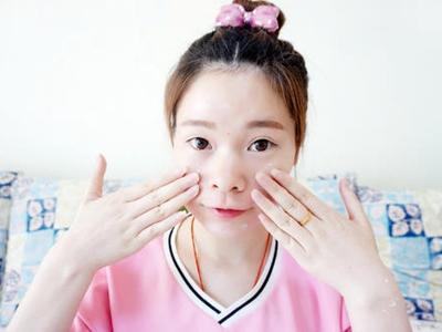 秋季干燥起皮怎么辦，少女無(wú)暇皮膚保持的四個(gè)方法