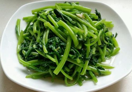 茼蒿怎么吃?小編分享四種家常做法-易網<a href=http://www.fnaogov.cn/ target=_blank class=infotextkey>健康養生</a>網 茼蒿怎么吃?小編分享四種家常做法