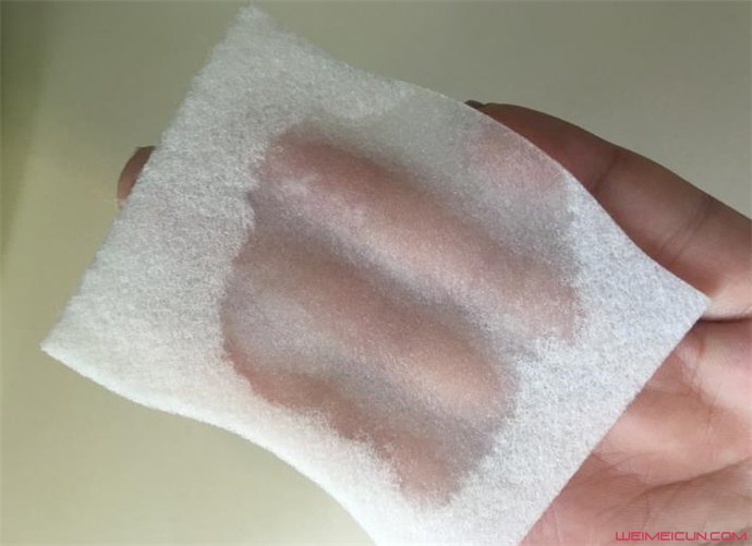 化妝棉和卸妝棉的區(qū)別在哪里 揭秘這二者最大區(qū)別在這-易網(wǎng)健康<a href=http://www.fnaogov.cn/jkys/ target=_blank class=infotextkey>養(yǎng)生</a>網(wǎng) 化妝棉和卸妝棉的區(qū)別在哪里 揭秘這二者最大區(qū)別在這