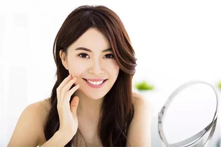 水痘的癥狀和治療，成年人長了水痘應(yīng)該怎么辦？