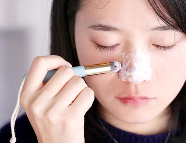 鼻子粉刺黑頭要注意什么？如何正確清理鼻子上的黑頭？