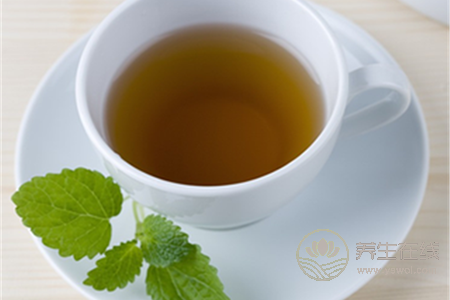大暑節(jié)氣潤(rùn)肺的食療方法有哪些?大暑吃哪些食物潤(rùn)肺?-易網(wǎng)健康<a href=http://www.fnaogov.cn/jkys/ target=_blank class=infotextkey>養(yǎng)生</a>網(wǎng) 大暑節(jié)氣潤(rùn)肺的食療方法有哪些?大暑吃哪些食物潤(rùn)肺?