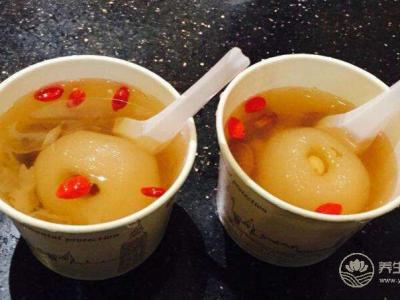 立秋燥熱傷肺 7款雪梨湯潤(rùn)肺去燥
