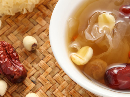 更年期的女性在冬天該怎么調(diào)養(yǎng)，這三點(diǎn)原則教給你