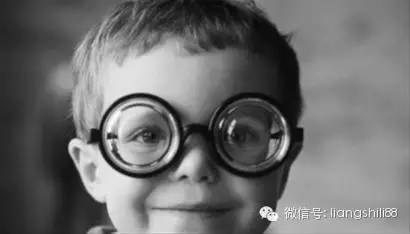 高度近視會(huì)引起的那些并發(fā)癥? 高度近視會(huì)引起的那些并發(fā)癥?