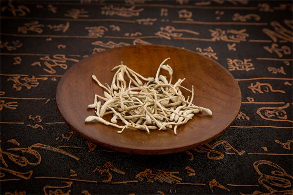 吃綠豆對肝臟有什么好處?綠豆湯能治慢性肝病嗎-易網<a href=http://www.fnaogov.cn/ target=_blank class=infotextkey>健康養生</a>網 吃綠豆對肝臟有什么好處?綠豆湯能治慢性肝病嗎