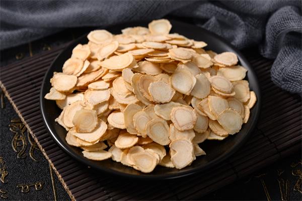白參和西洋參的區(qū)別？白參和紅參的區(qū)別